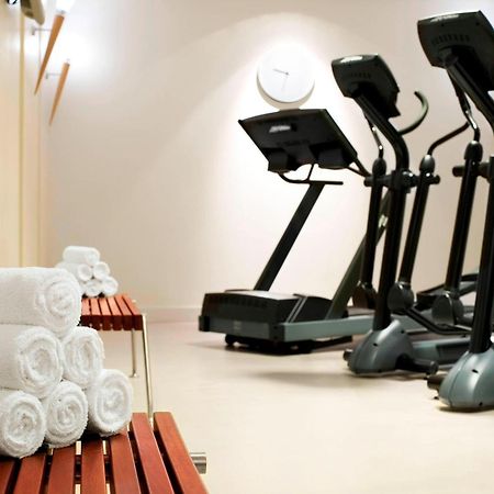 Le Meridien Hamburg Dış mekan fotoğraf Elliptical cross trainer