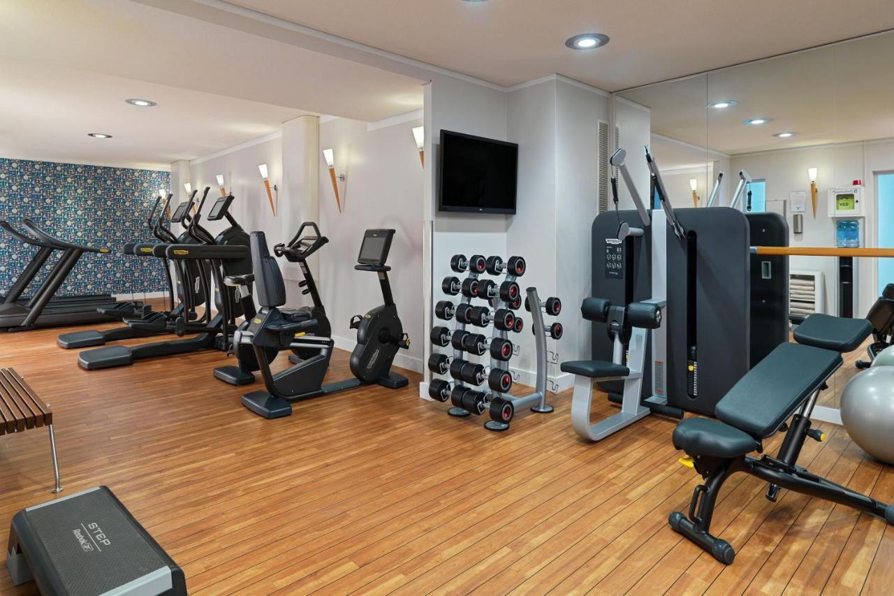 Le Meridien Hamburg Dış mekan fotoğraf The gym at the hotel