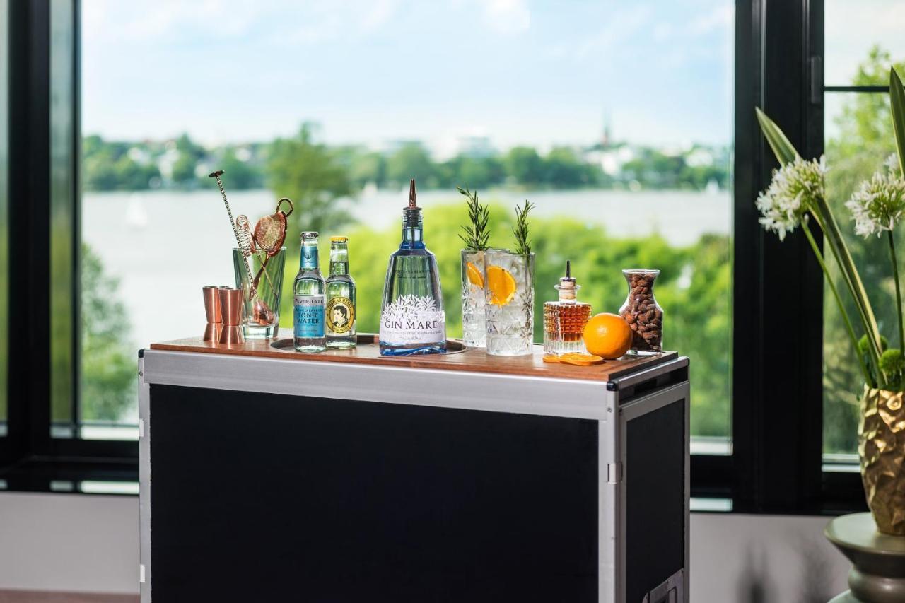 Le Meridien Hamburg Dış mekan fotoğraf A mobile bar