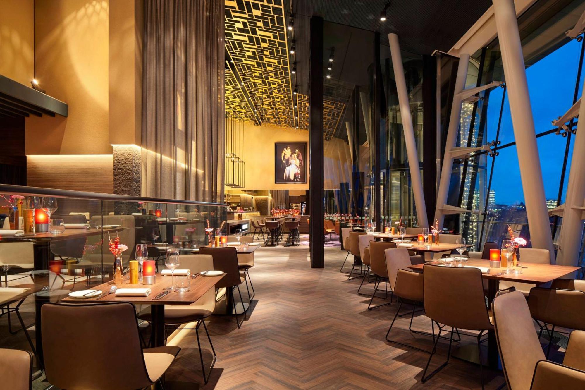Le Meridien Hamburg Dış mekan fotoğraf Restaurant 1706